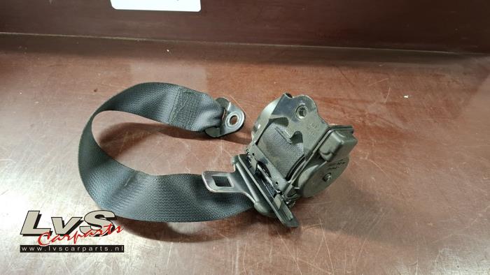 Nissan Qashqai Rear seatbelt, right
