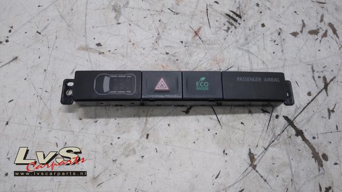 Mitsubishi Outlander Paniekverlichtings Schakelaar