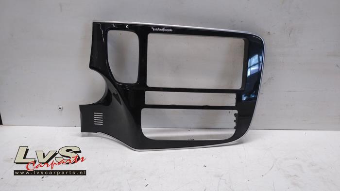 Mitsubishi Outlander Radio omlijsting