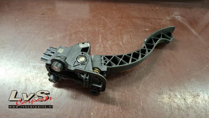 Mitsubishi Outlander Accelerator pedal