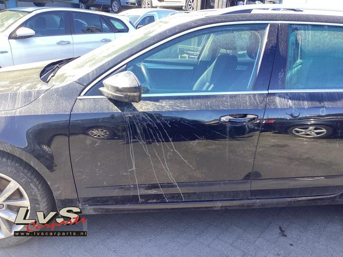 Skoda Octavia Portière 4portes avant gauche