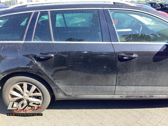 Skoda Octavia Portière 4portes arrière droite