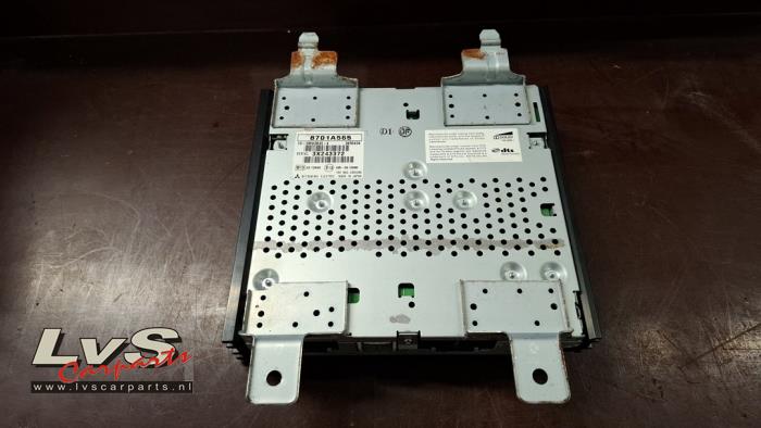 Mitsubishi Outlander Radio amplifier