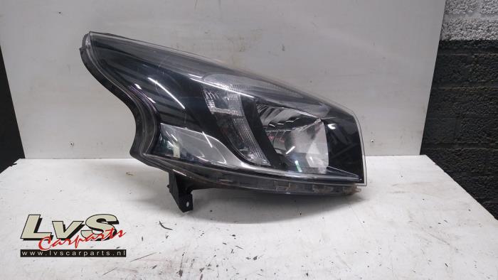 Opel Vivaro Koplamp rechts