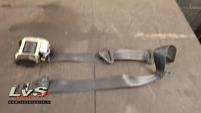 Renault Clio Tendeur de ceinture gauche