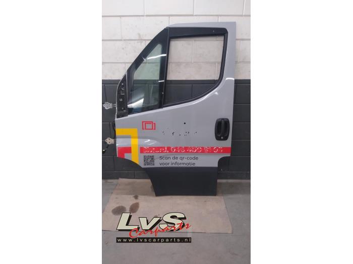 Iveco New Daily Door 2-door, left