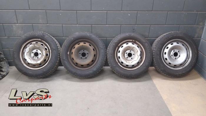 Opel Vivaro Set of wheels + tyres