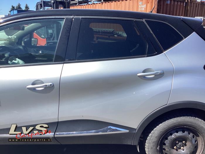 Renault Captur Portier 4Deurs links-achter