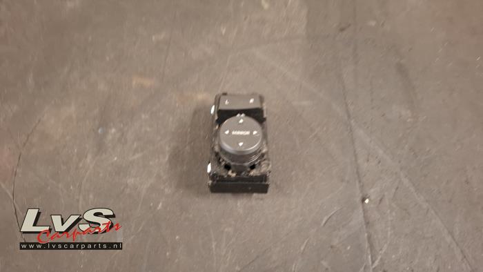 Hyundai I30 Mirror switch