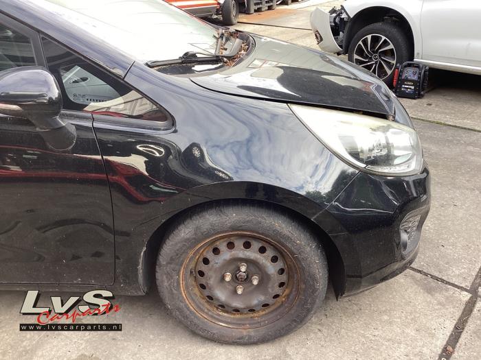 Kia Rio Aile avant droite