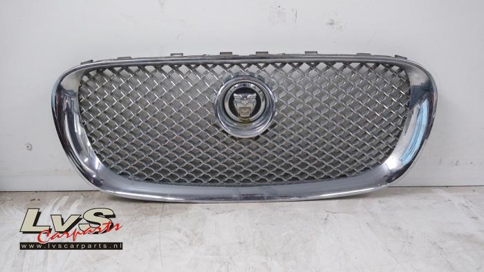 Jaguar XF Calandre