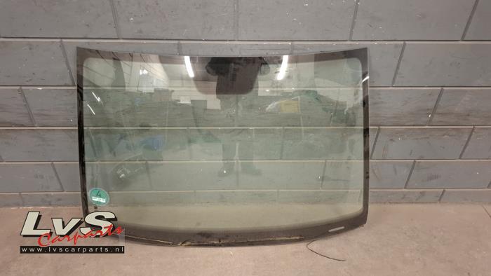 Volkswagen UP Frontscreen