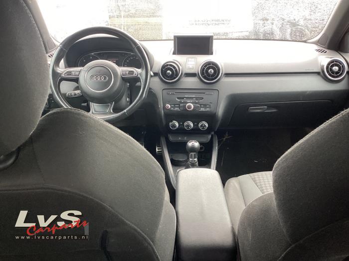 Audi A1 Airbag set + dashboard