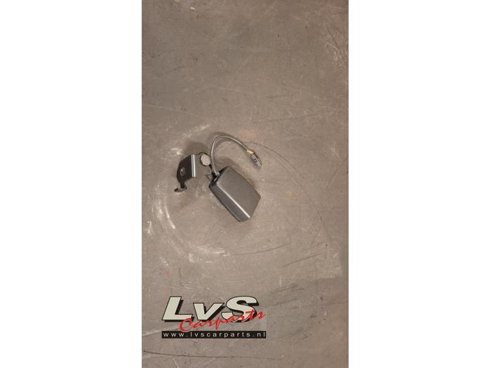 Volkswagen UP Rear seatbelt buckle, left