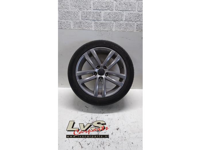Volkswagen Golf Wheel + tyre