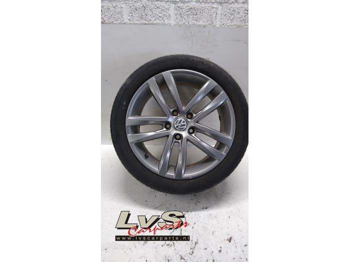 Volkswagen Golf Wheel + tyre