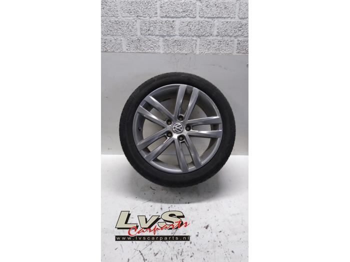 Volkswagen Golf Wheel + tyre