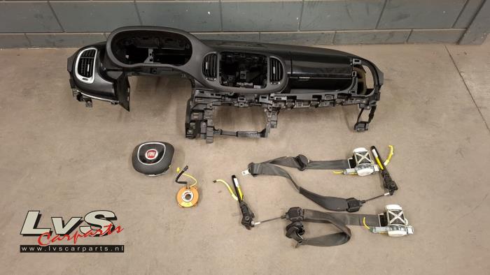 Fiat 500L Airbag set + dashboard