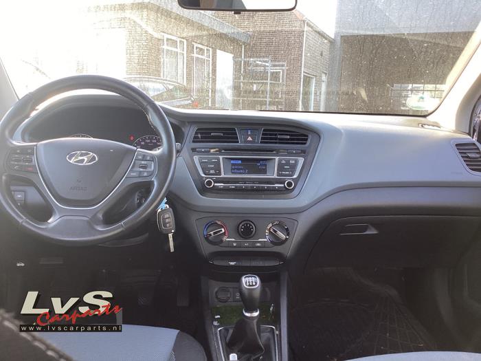 Hyundai I20 Airbag set + dashboard