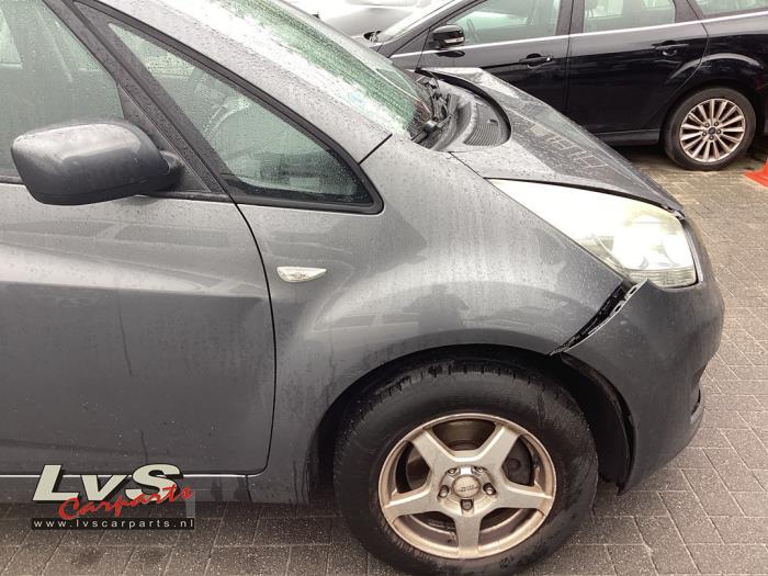 Kia Venga Front wing, right