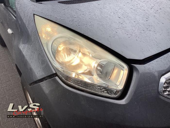 Kia Venga Headlight, right