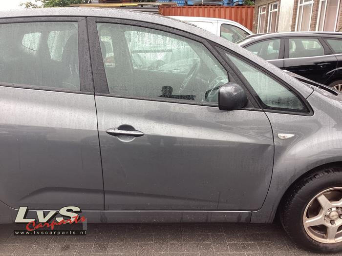 Kia Venga Front door 4-door, right