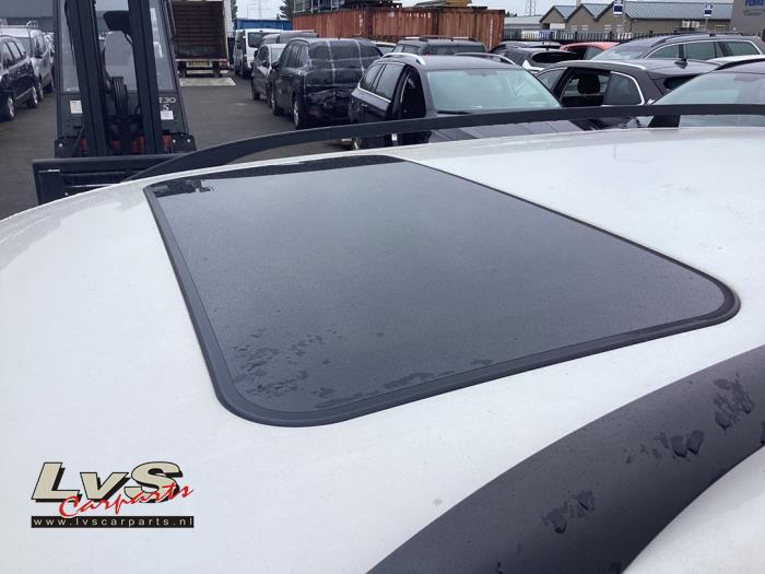 Skoda Octavia Sliding/tilting sunroof