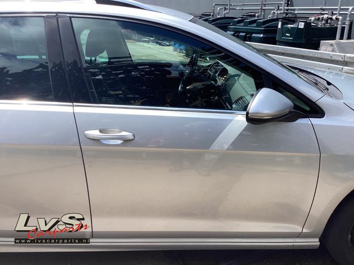 Volkswagen Golf Front door 4-door, right