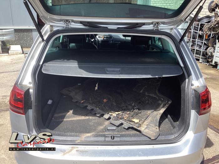 Volkswagen Golf Luggage compartment cover