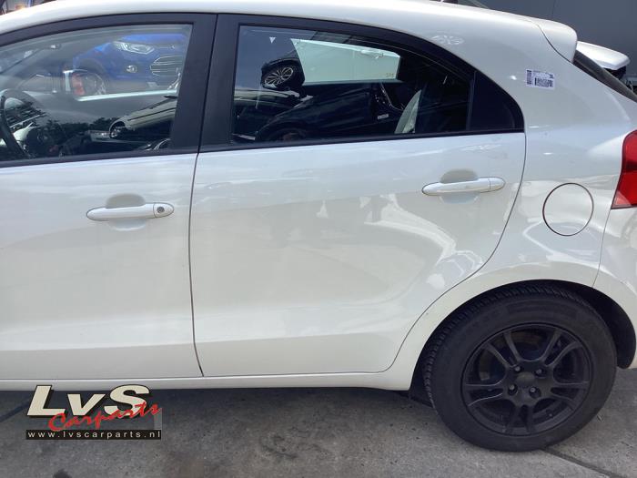 Kia Rio Portier 4Deurs links-achter