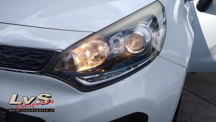 Kia Rio Koplamp links