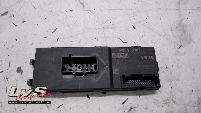Skoda Octavia Module passage hayon