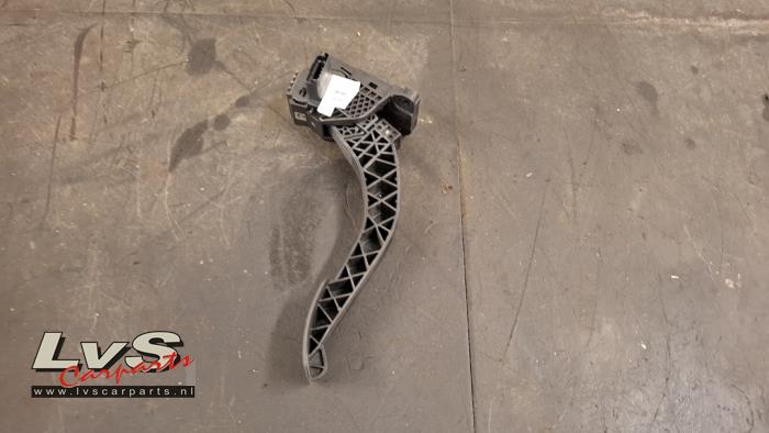 Opel Astra Accelerator pedal