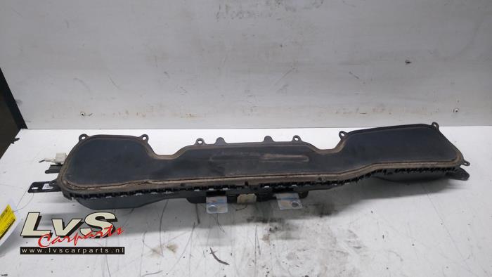 Volvo V40 Voetgangers airbag