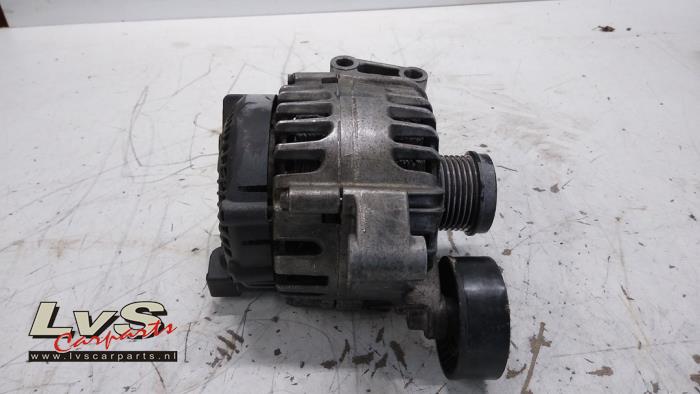 Volvo V40 Dynamo