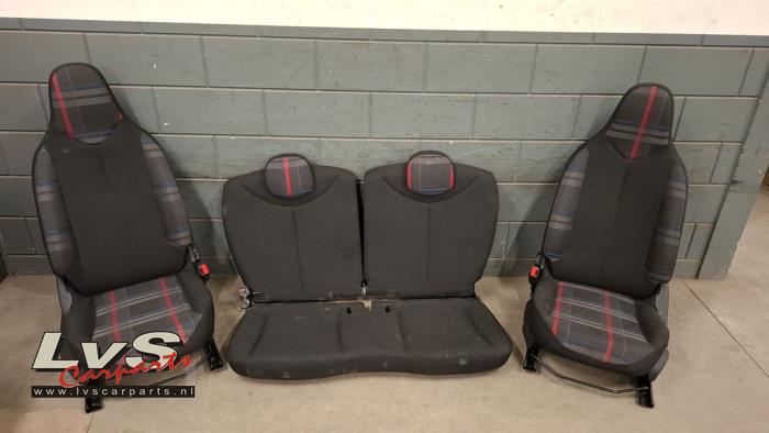 Peugeot 108 Kit revêtement (complet)
