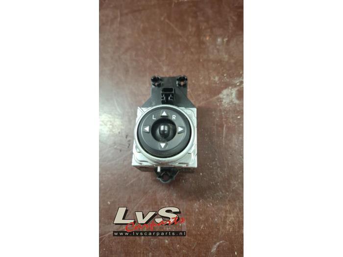Hyundai I30 Mirror switch