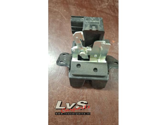 Hyundai I30 Tailgate lock mechanism