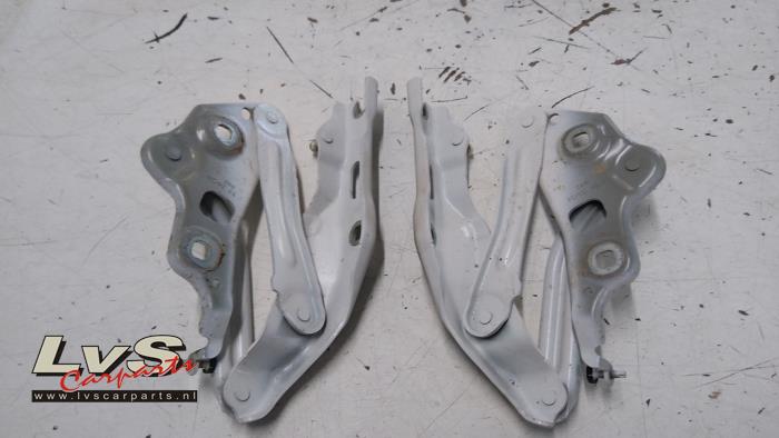 Skoda Octavia Bonnet Hinge