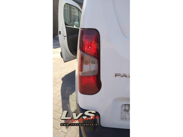 Peugeot Partner Taillight, left