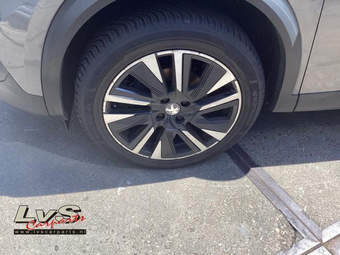 Peugeot 2008 Wheel + tyre