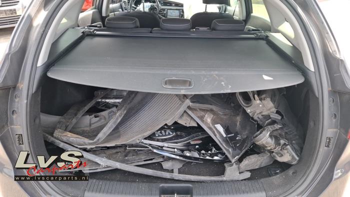 Kia Ceed Luggage compartment cover