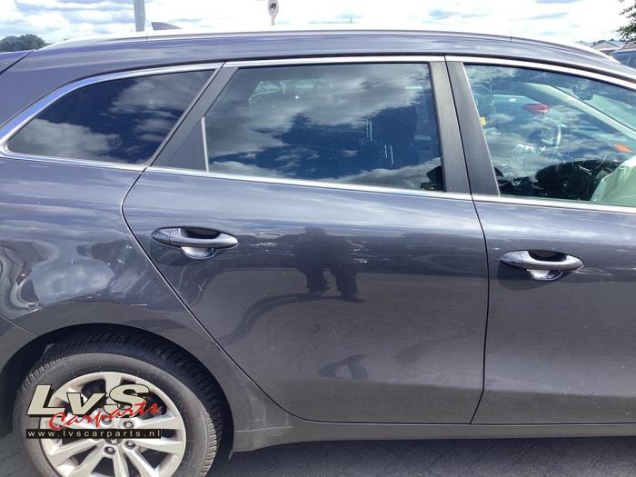 Kia Ceed Rear door 4-door, right
