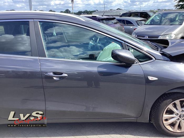Kia Ceed Front door 4-door, right