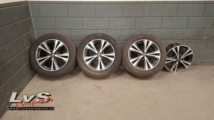 Nissan X-Trail Velgen set + banden