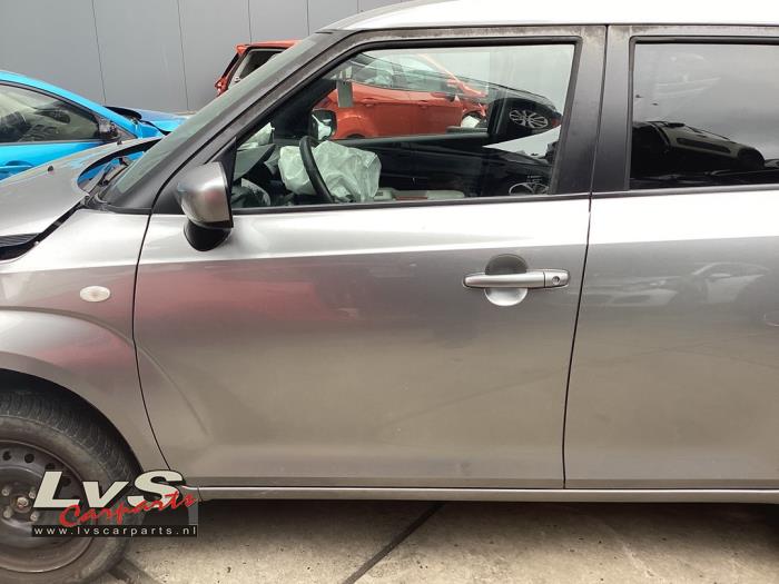 Suzuki Ignis Door 4-door, front left