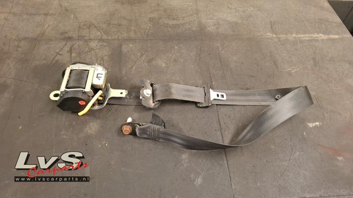 Kia Ceed Gordelspanner links