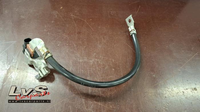 BMW 1-Serie Batteriepol
