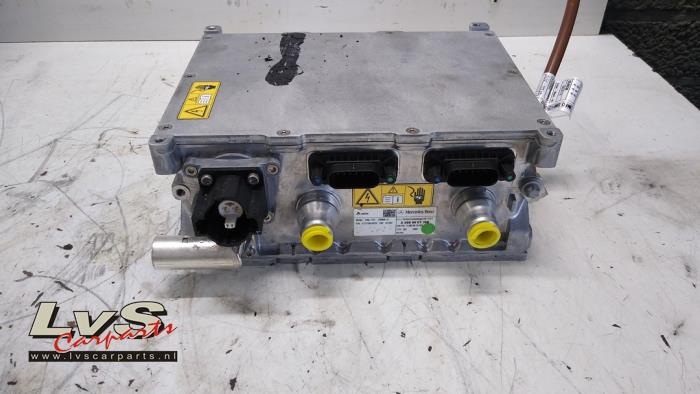 Mercedes C-Klasse On-board charger