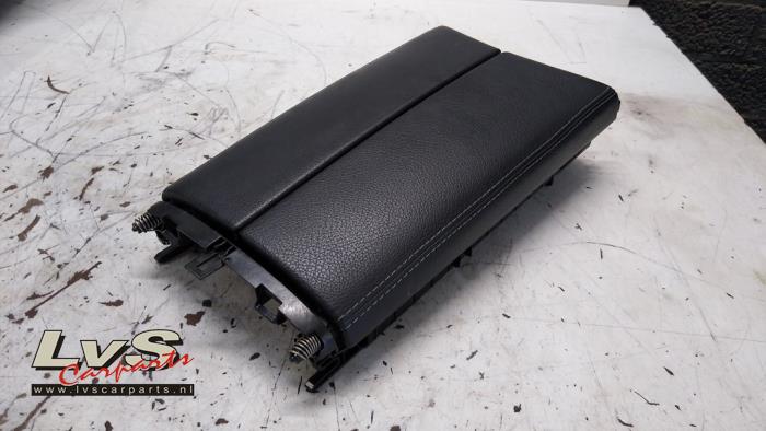 Mercedes C-Klasse Armrest